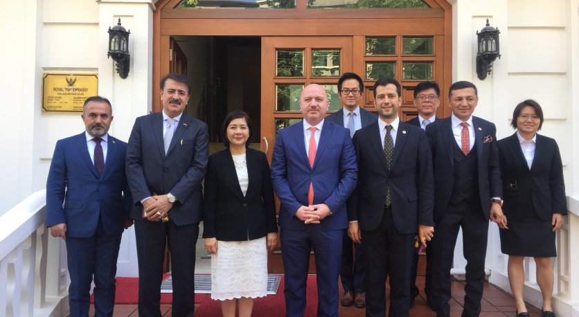 Gündoğdu, Tayland Büyükelçisi Ekarohit ile Buluştu