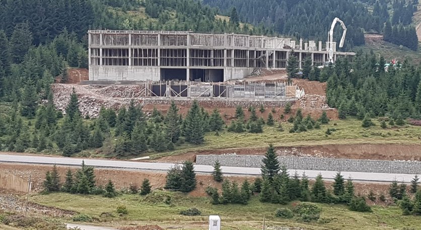 ÇAMBAŞINDA 5 YILDIZLI OTEL YÜKSELİYOR