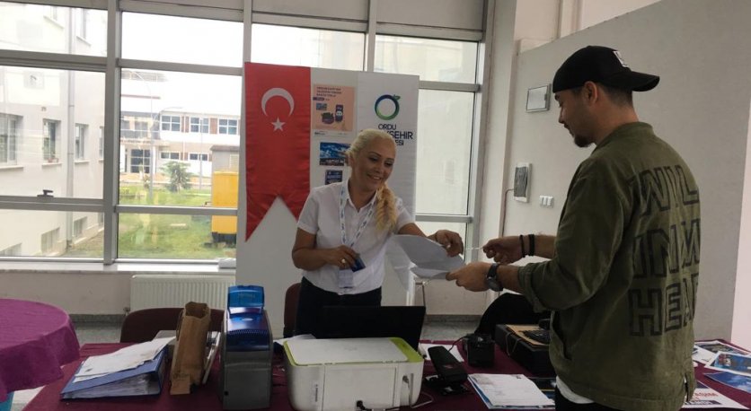 HİZMET ÖĞRENCİLERİN AYAĞINA GİTTİ