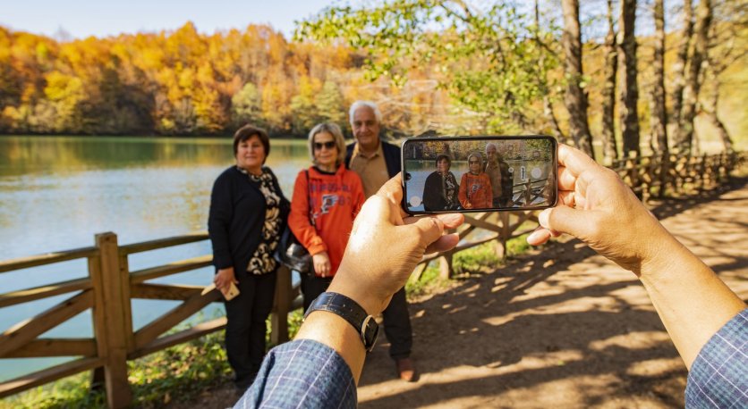 SONBAHAR ULUGÖLE YAKIŞTI