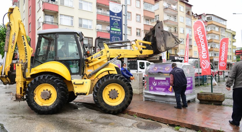 ALTINORDU BELEDİYESİ ÇÖP KONTEYNERLERİNİ YENİLİYOR