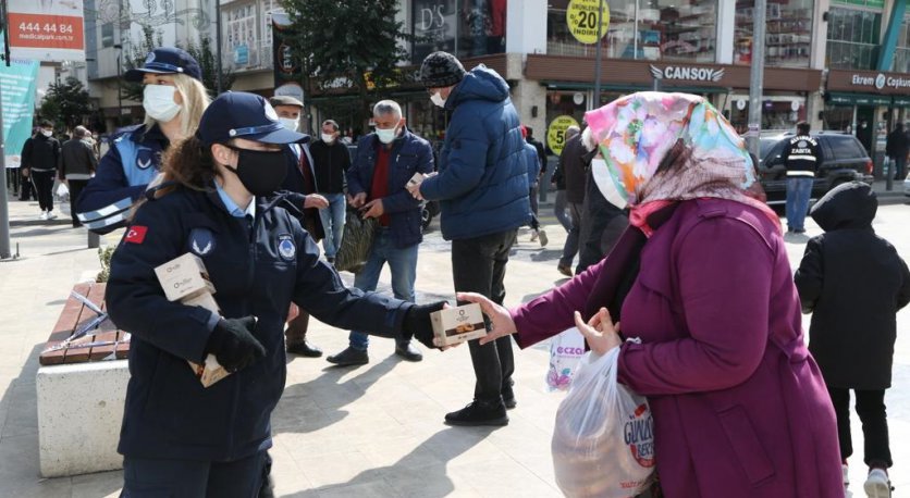 BÜYÜKŞEHİRDEN 19 İLÇEDE KANDİL SİMİDİ İKRAMI 