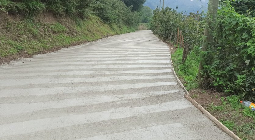 KORGANDA BETON YOL SEVİNCİ