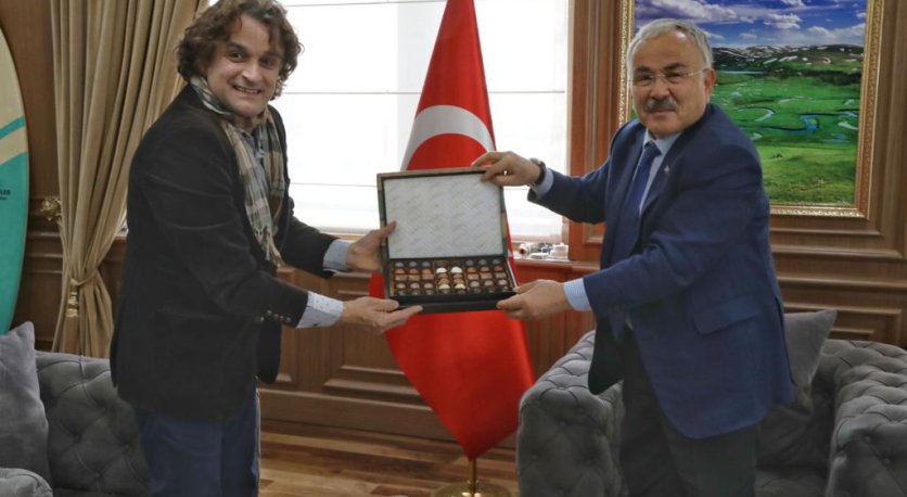 BAŞKAN GÜLER ORDULU DÜNYA DONDURMA ŞAMPİYONU´NU AĞIRLADI