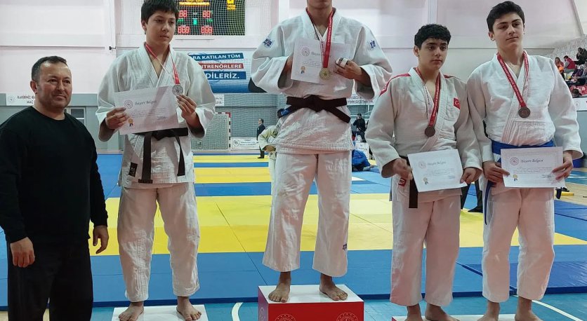 BÜYÜKŞEHİR BELEDİYE SPOR KULÜBÜ SPORCULARI BAŞARILARA DOYMUYOR
