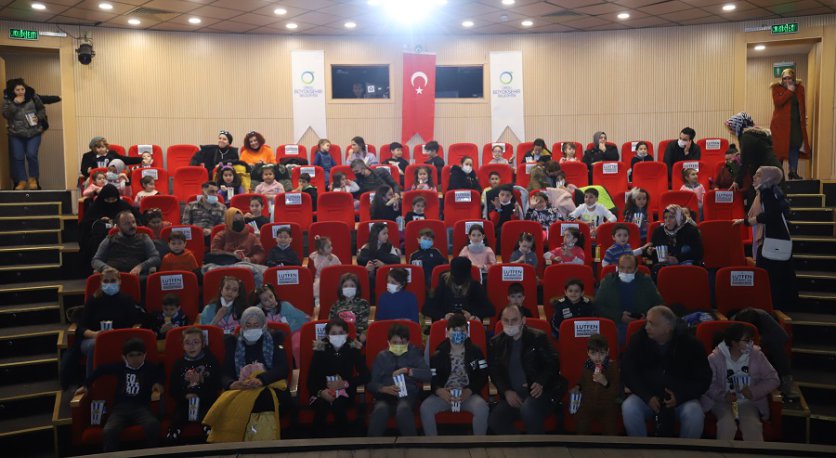ÇOCUKLAR HAFTA SONU FİLM KEYFİNİN TADINI ÇIKARDI