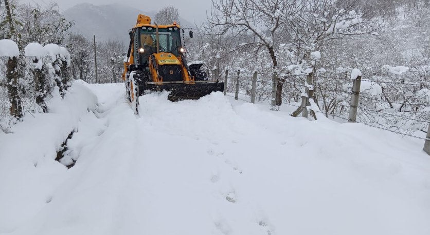 ORDU´DA KAR KALINLIĞI 2,5 METREYİ GEÇTİ