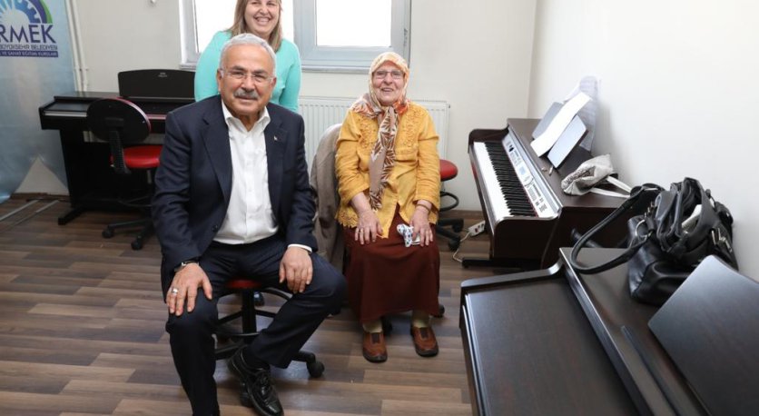 86 YAŞINDA ÇOCUKLUK HAYALİNİ GERÇEKLEŞTİRDİ 