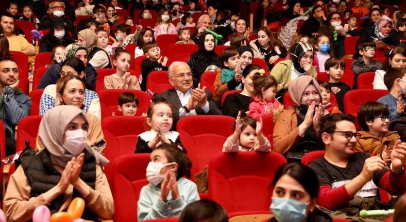 BAŞKAN GÜLER ÇOCUKLARIN ARASINA KARIŞTI