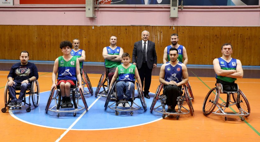 BAŞKAN GÜLER, ENGELLİ BASKETBOL TAKIMINI ZİYARET ETTİ