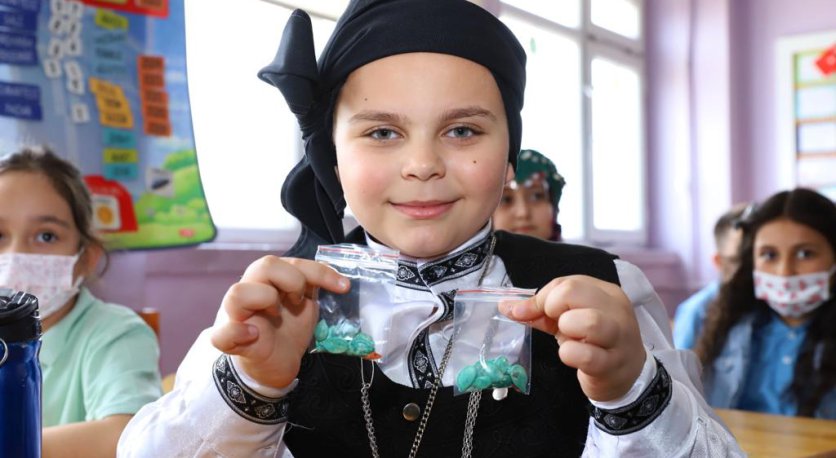 BÜYÜKŞEHİRDEN ÇOCUKLARA ANLAMLI HEDİYE 