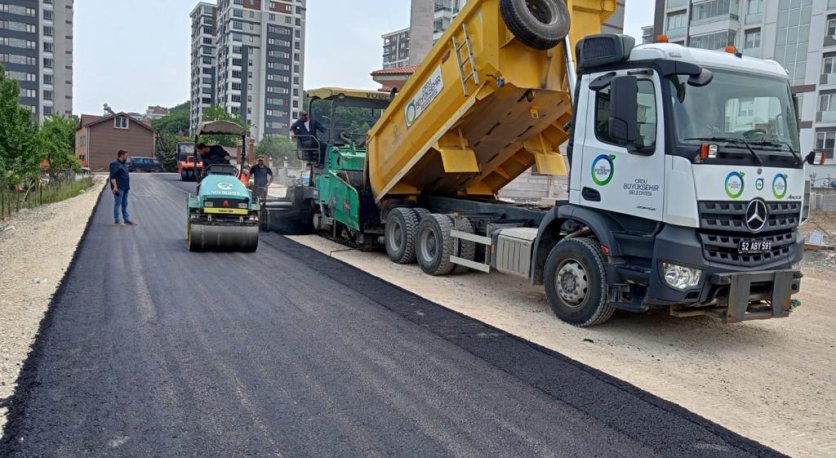 FATSA´DA SOKAKLAR SICAK ASFALT İLE BULUŞTU