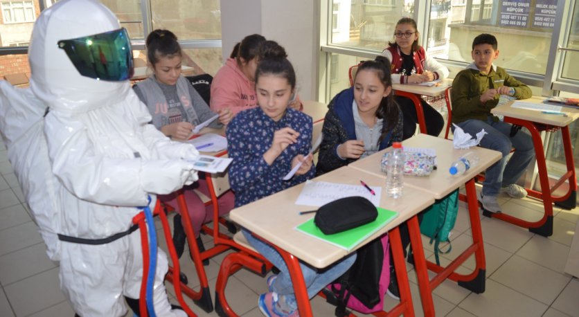 ÖĞRENCİLER YAZI ÖĞRENEREK GEÇİRECEK 