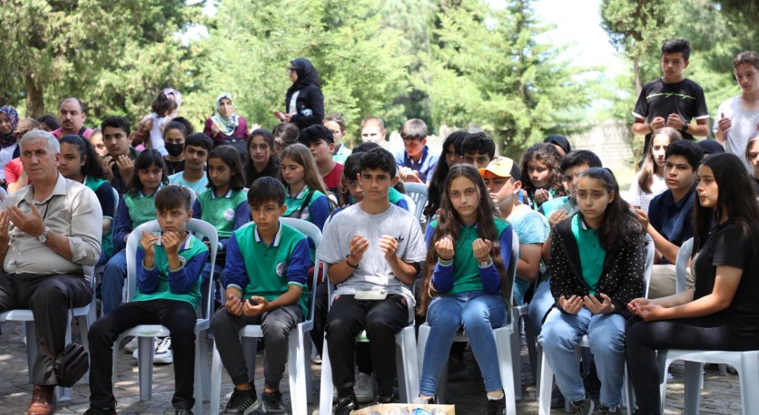 YUNUS EMRE DUALARLA ANILDI 
