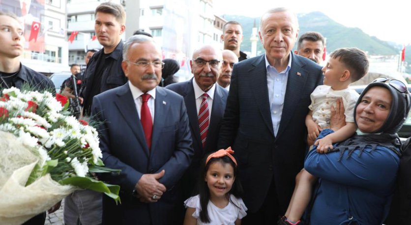 CUMHURBAŞKANI ERDOĞAN, BÜYÜKŞEHİR BELEDİYESİNİ ZİYARET ETTİ