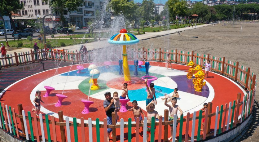 ÜNYE SU PARKI ÇOCUKLARIN NEŞESİNİ KATLADI