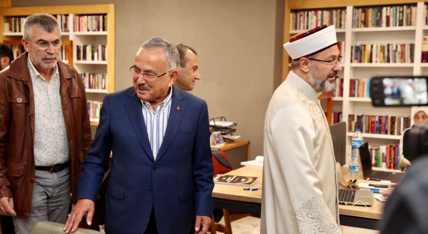 BAŞKAN ERBAŞ, “KÜTÜPHANE ÇALIŞMALARINI OLUMLU BULUYORUM”