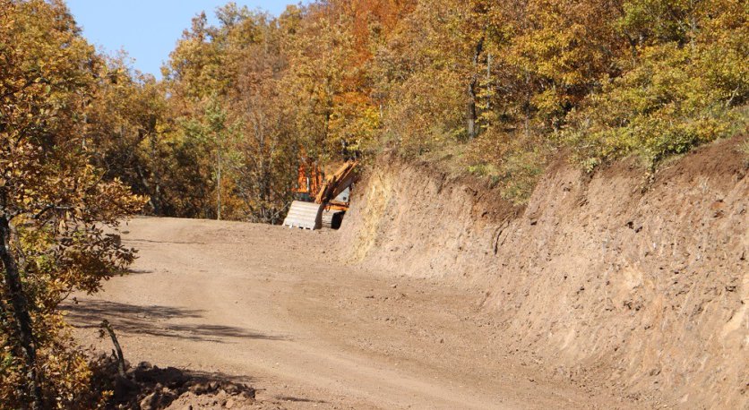 AKKUŞ´TA YOLLAR GENİŞLETİLİYOR