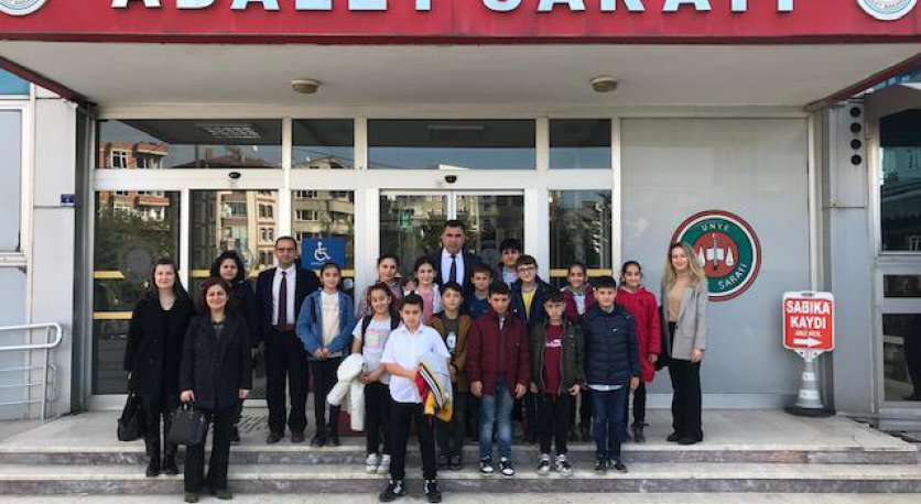 BİLGİ EVİ ÖĞRENCİLERİ ÜNYE ADALET SARAYI´NI GEZDİ