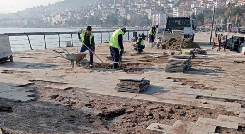 FIRTINANIN VERDİĞİ HASARLAR ONARILIYOR  