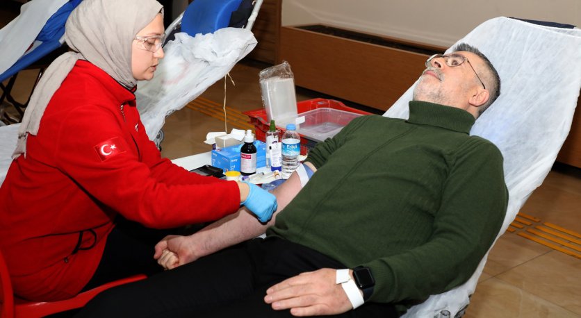 BÜYÜKŞEHİRDEN DEPREMZEDELER İÇİN KAN BAĞIŞ KAMPANYASI