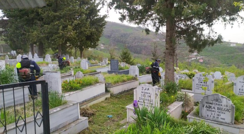 MEZARLIKLAR BAYRAMA HAZIR