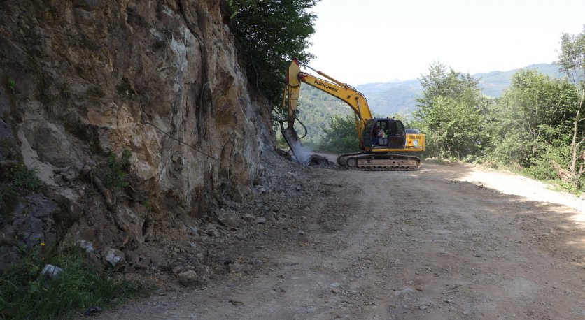 KABADÜZDE YOLLAR GENİŞLETİLİYOR