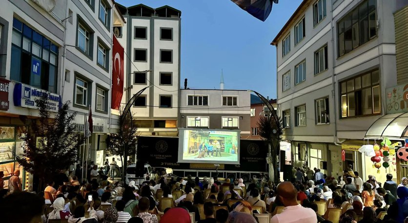 KONSER VE AÇIK HAVA SİNEMASININ BU SEFERKİ DURAĞI AYBASTI OLDU