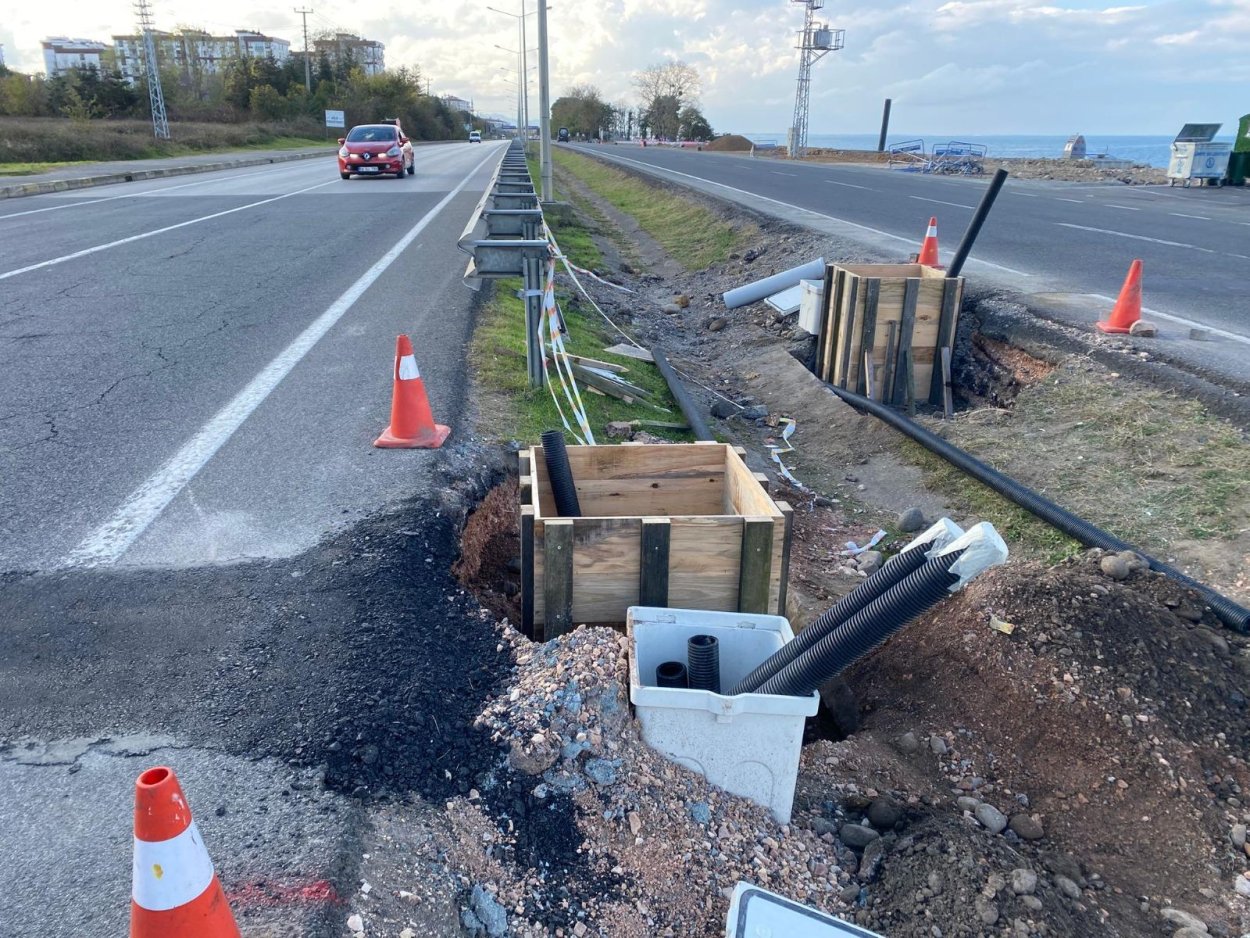 ÜNYE GÖLEVİ KAVŞAĞI’NDA SİNYALİZASYON ÇALIŞMASI BAŞLADI