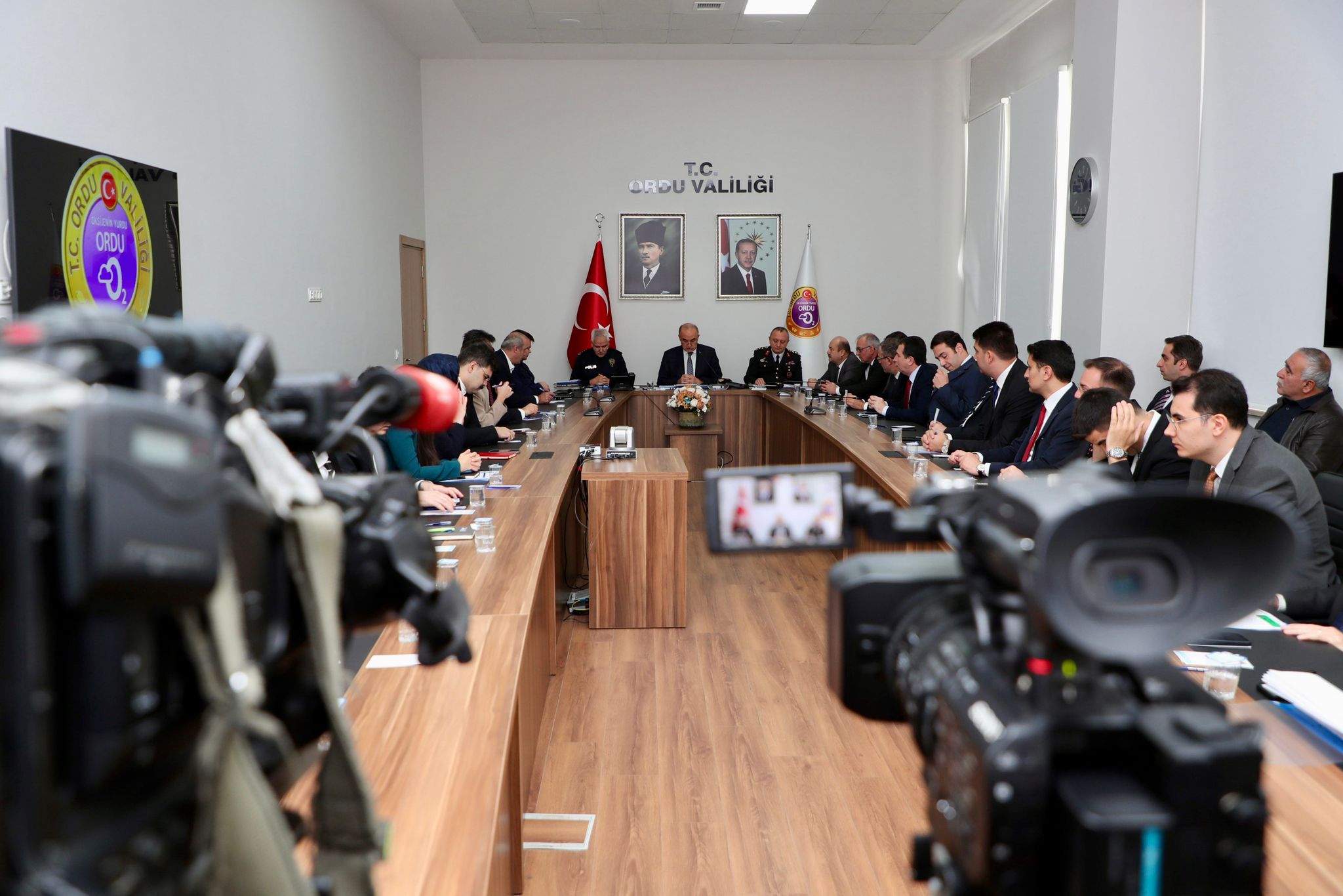 Vali Erol, Basın Mensuplarına Açıklamalarda Bulundu