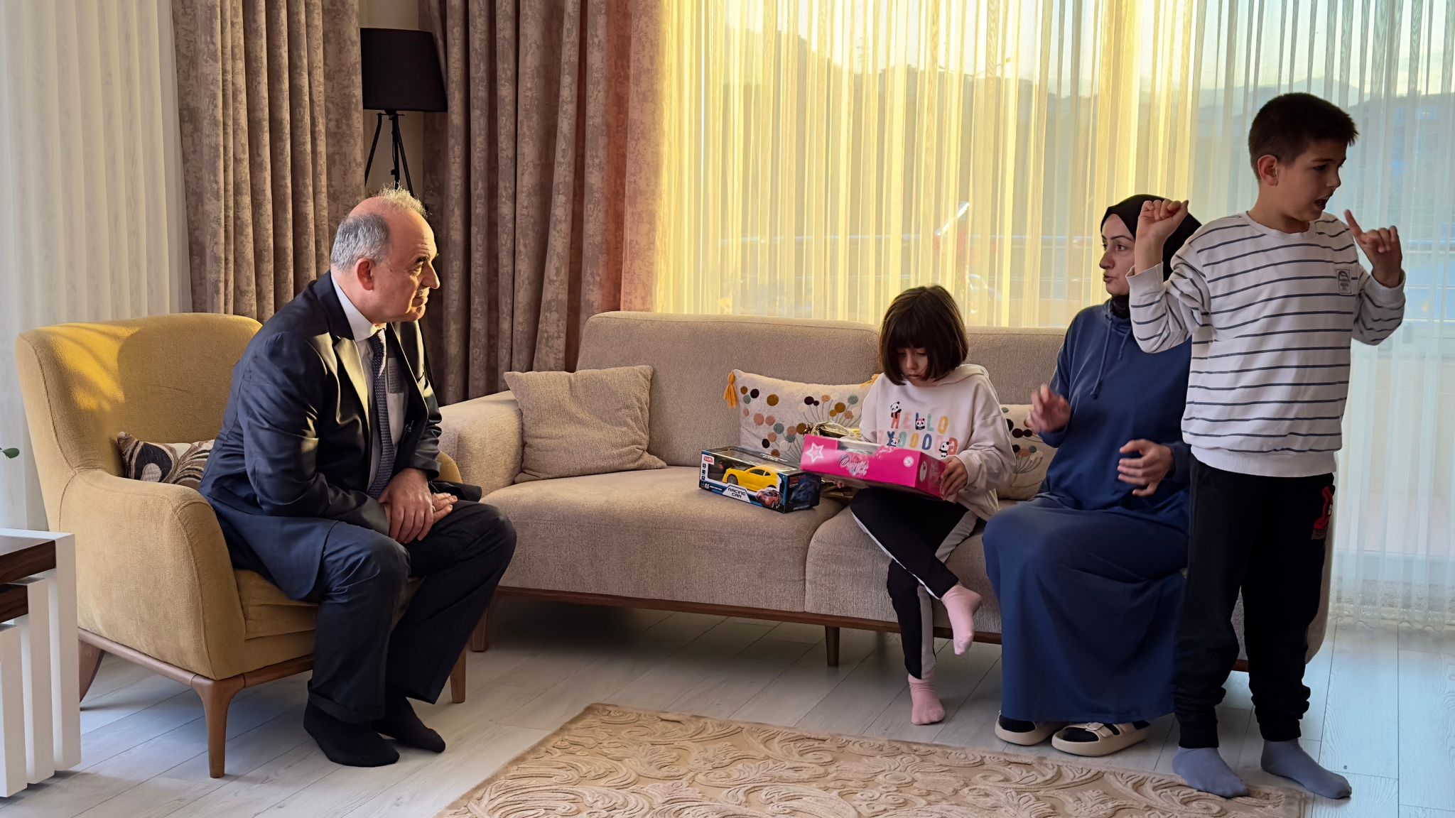 Vali Erol, Engelli Ailelere Ziyarette Bulundu