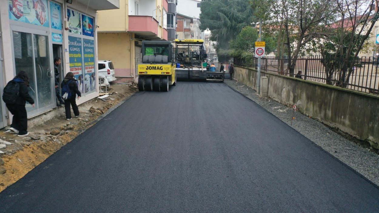 ÜNYE’DE EĞİTİME GİDEN YOLLAR ASFALTLANIYOR