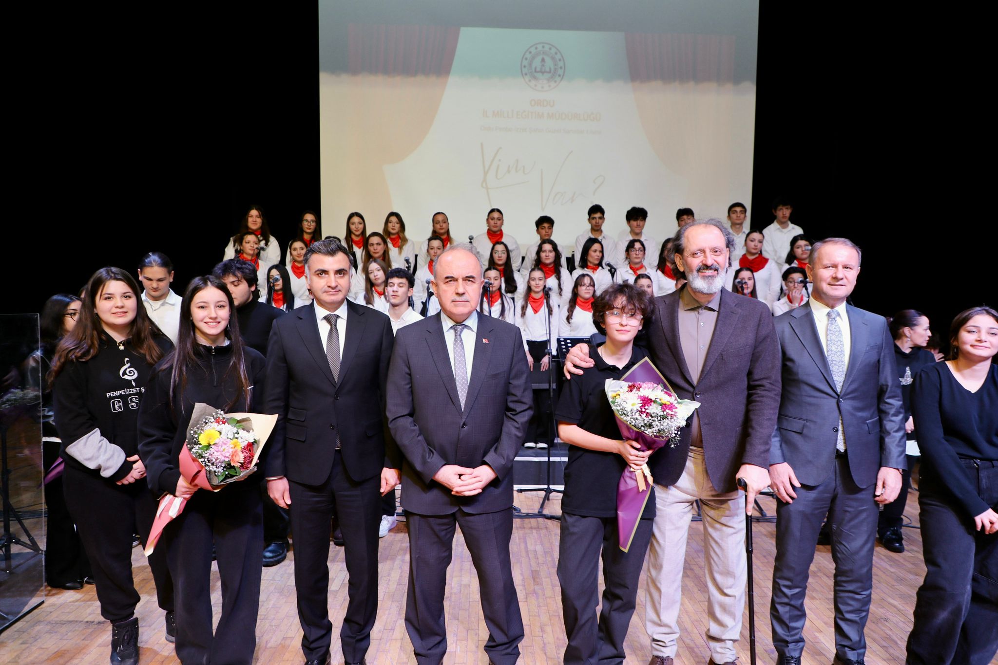 Vali Erol, “Kim Var” Projesi Kapsamında Düzenlenen Etkinliğe Katıldı