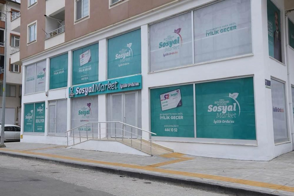 BEREKET AYINDA DESTEK SOSYAL MARKET’TEN