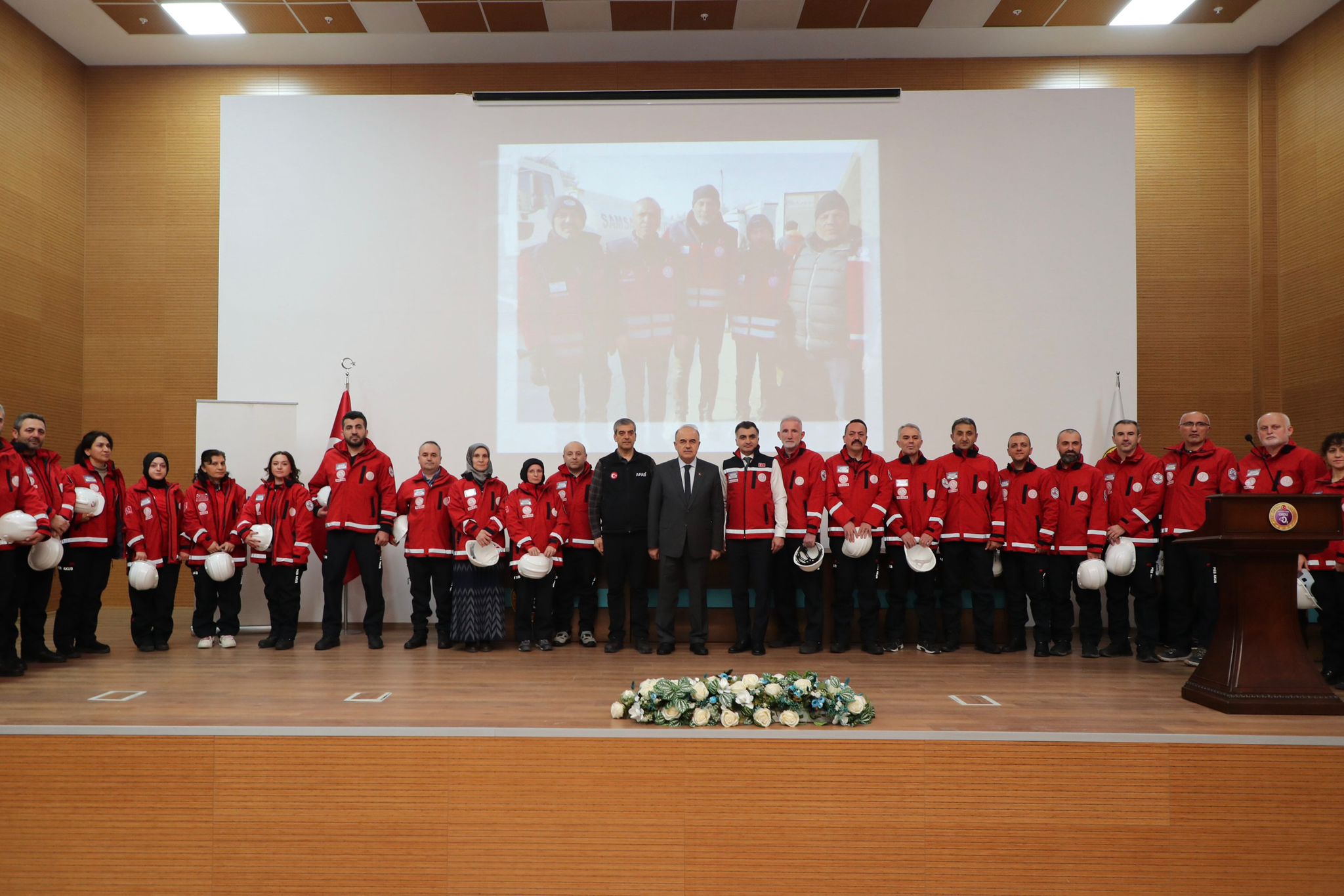 Milli Eğitim Müdürlüğü AKUB Ekibine Armaları Törenle Takdim Edildi