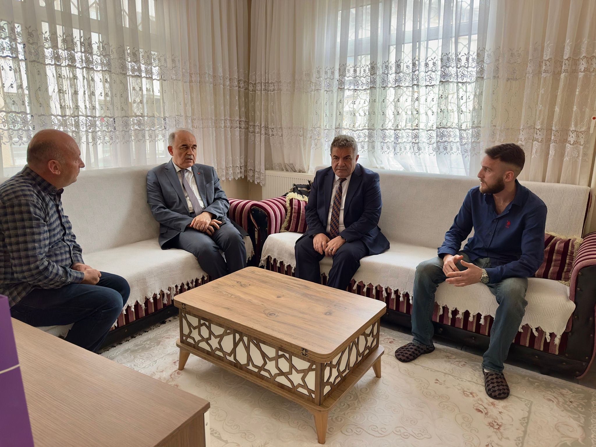 Vali Erol, Evde Sağlık Hizmeti Alan Vatandaşlarımızı Bugün de Ziyaret Etti