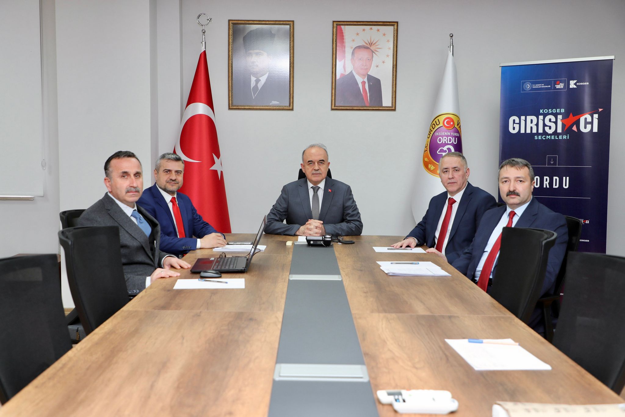Vali Erol, KOSGEB’in İş Geliştirme Desteği Değerlendirme Toplantısına Katıldı