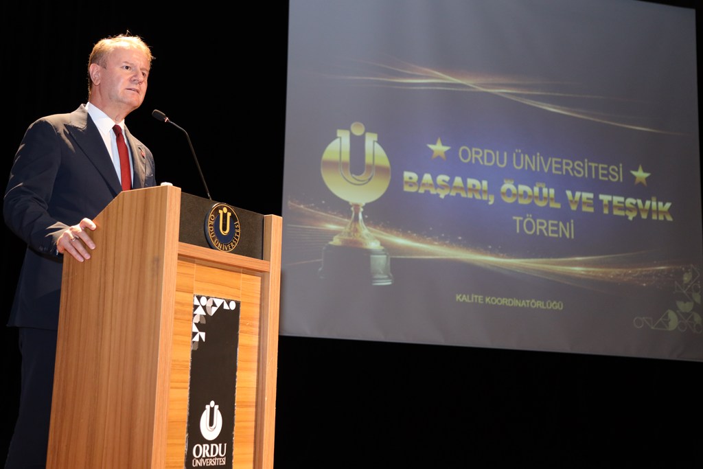 Üniversitemizde Başarı ve Teşvik Ödül Töreni Gerçekleştirildi