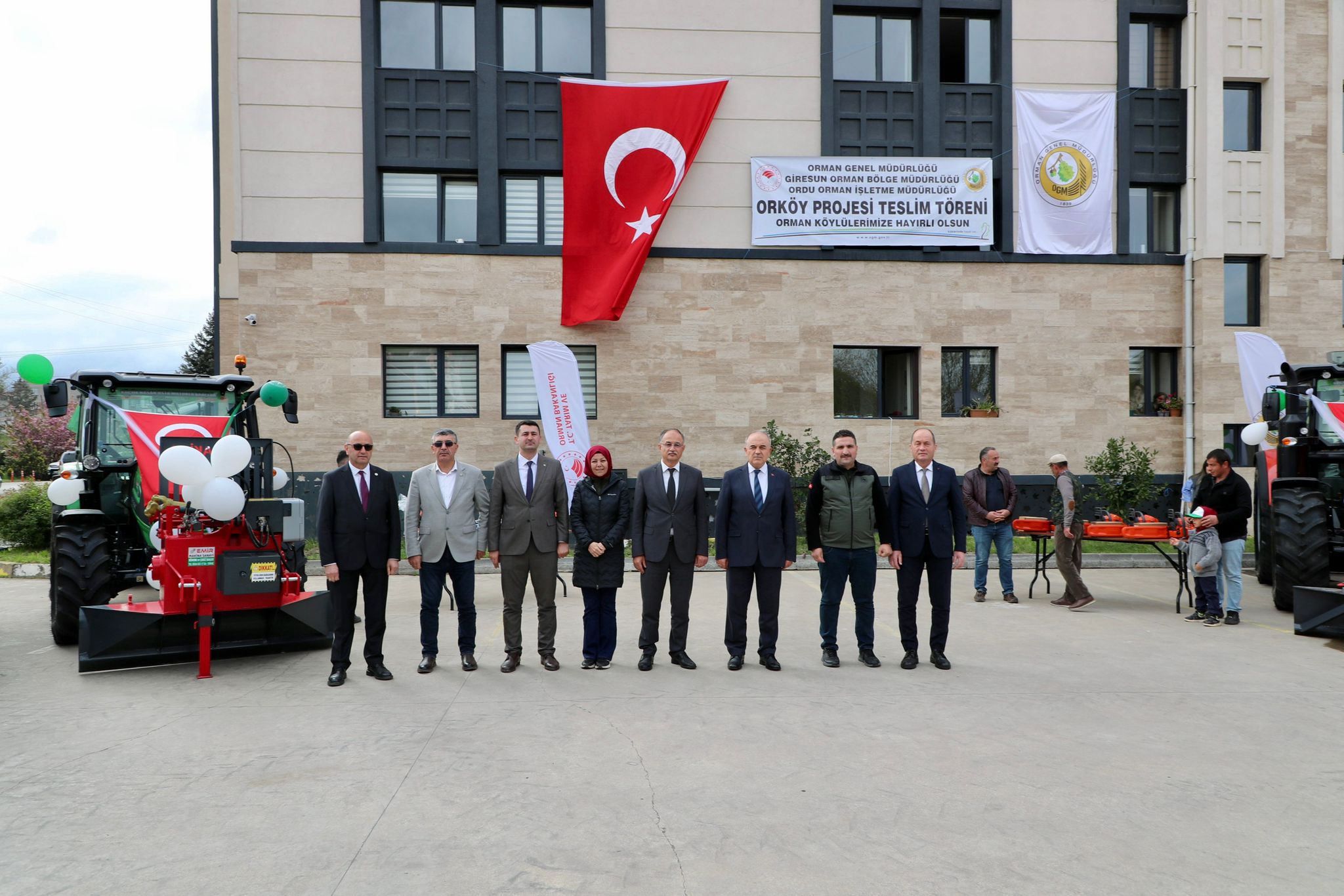 Vali Erol, ORKÖY Projesi Kapsamında Traktör Dağıtım Programına Katıldı