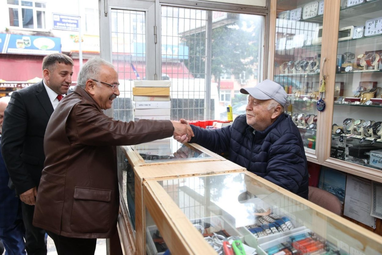 BAŞKAN GÜLER BAYRAM BOYUNCA VATANDAŞLARLA KUCAKLAŞTI