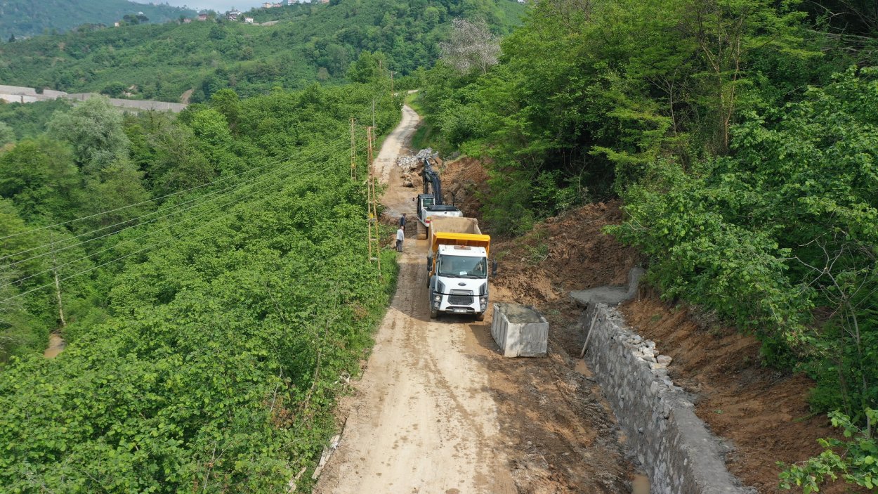 ORDU BÜYÜKŞEHİRDEN KOVANCI MAHALLESİNE TAŞ DUVAR ÖNLEMİ