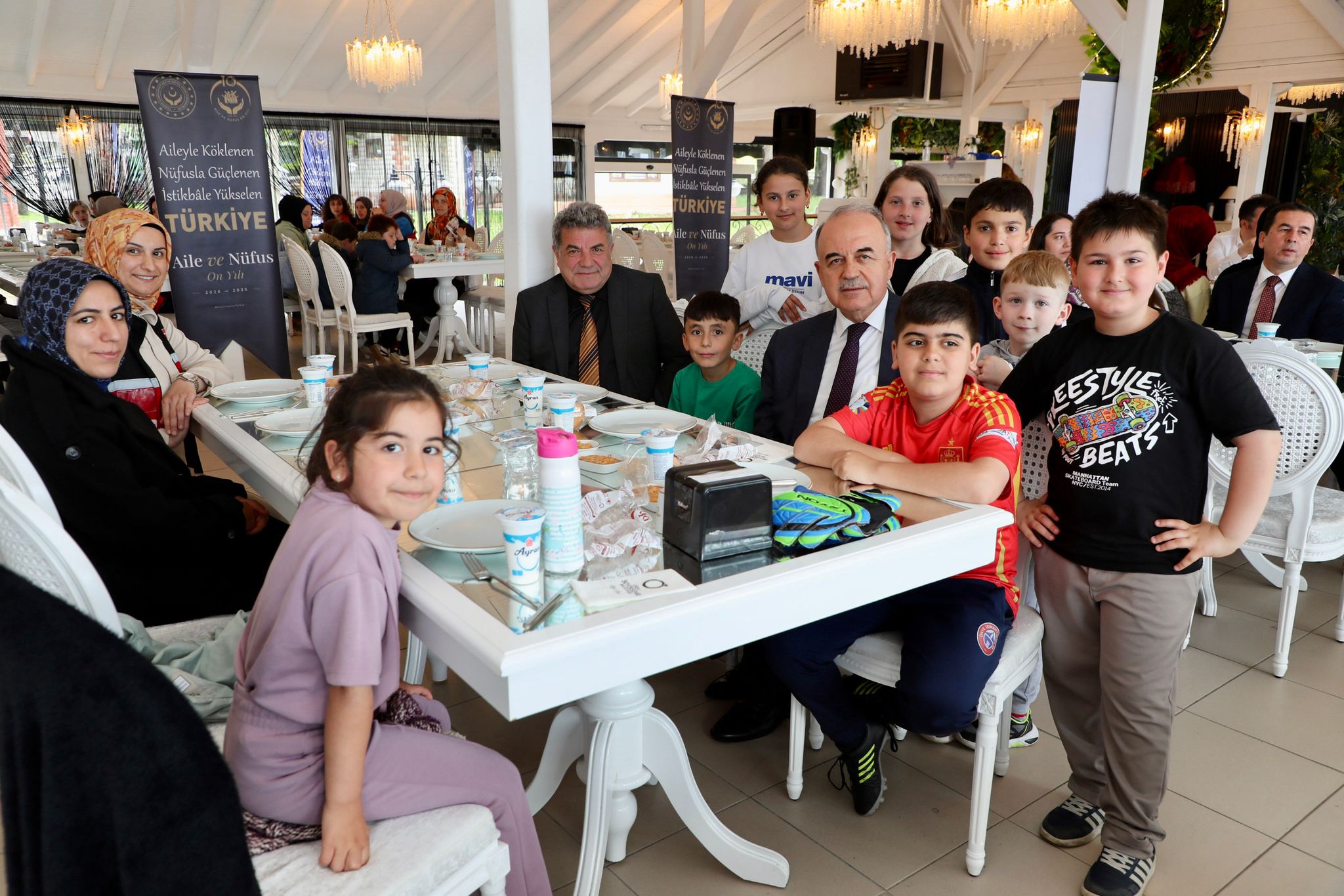 Vali Erol, Dijital Detoks Kampı’nı Ziyaret Etti