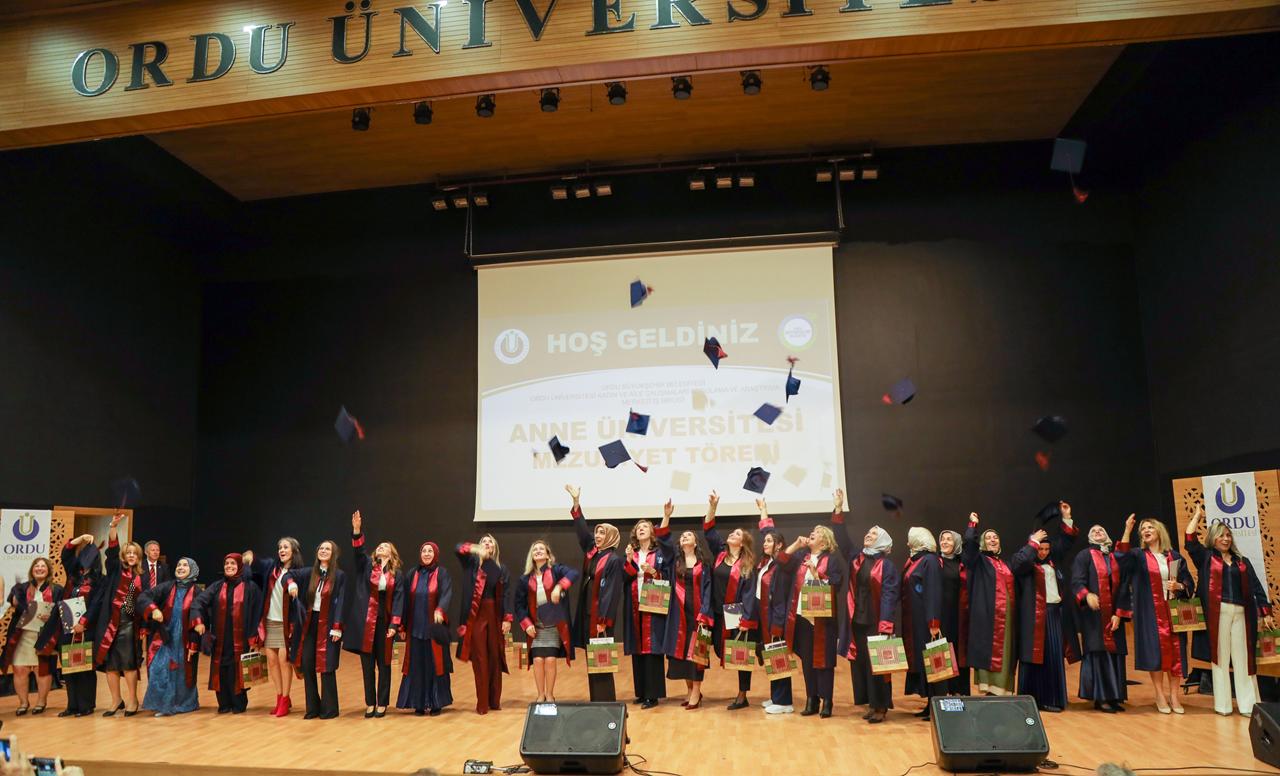 Anne Üniversitesinin İkinci Dönem Mezuniyet Töreni Gerçekleştirildi