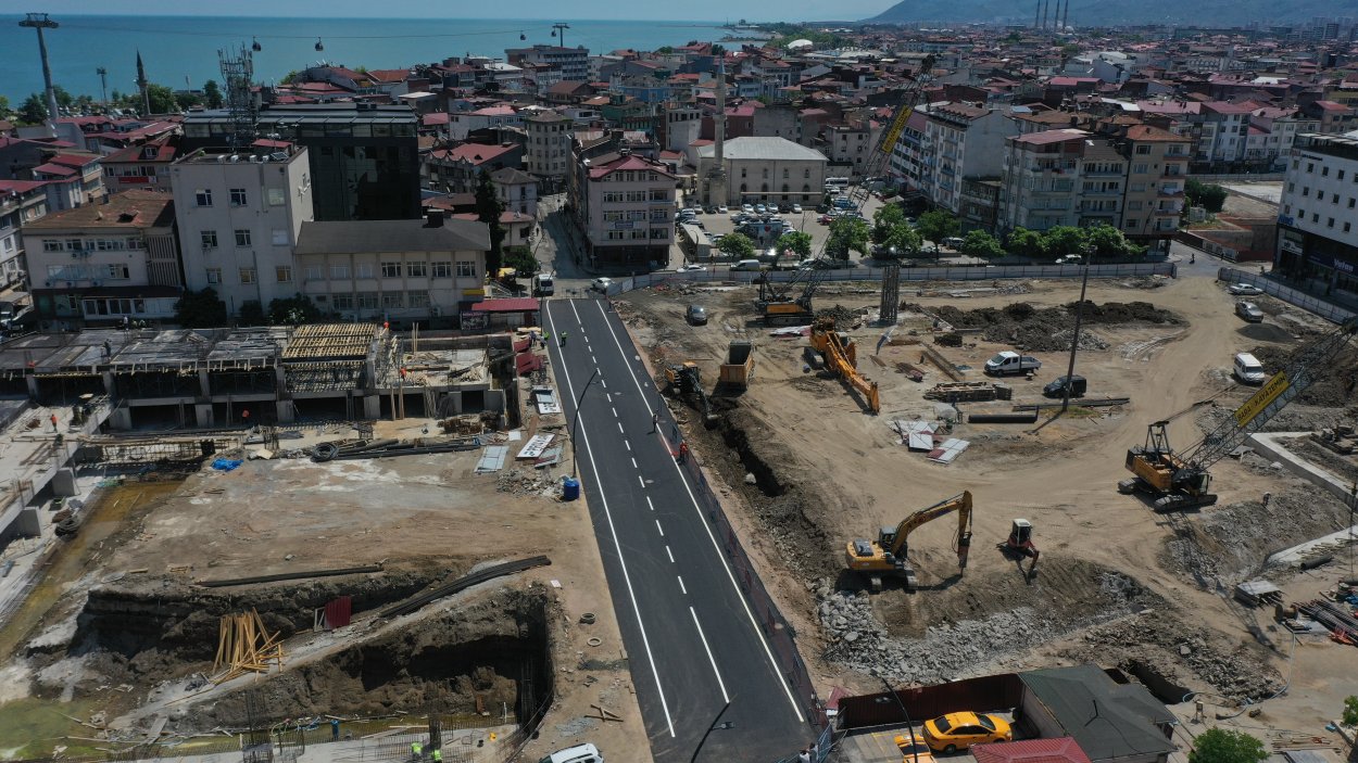 MİLLET DÜZÜ’NDE İLK ASFALT