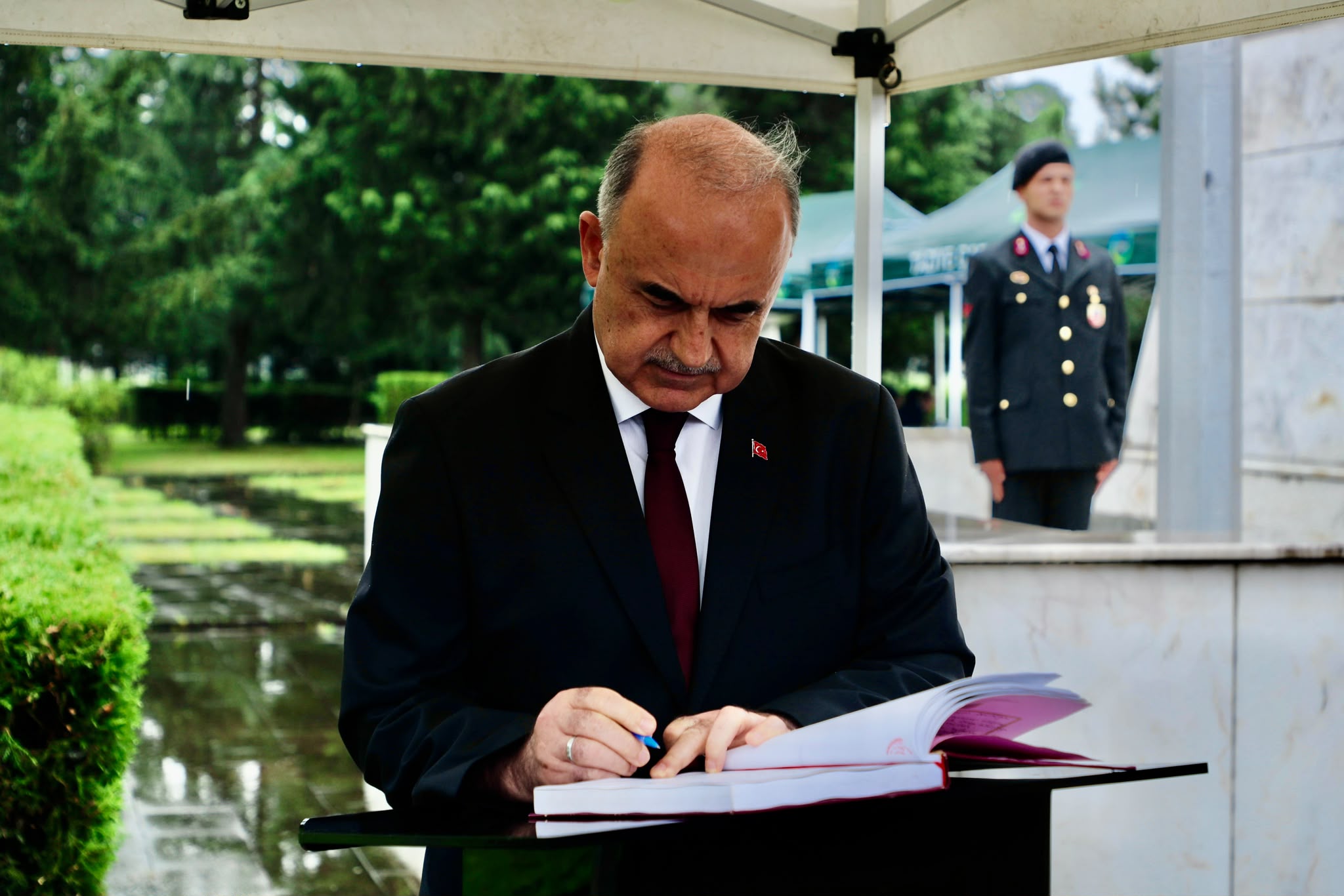 15 Temmuz Demokrasi ve Milli Birlik Günü’nde Şehitlerimiz Dualarla Yad Edildi