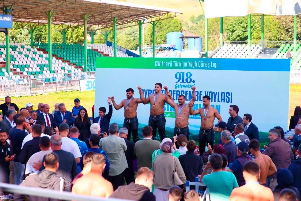 918. AYBASTI PERŞEMBE YAYLASI GÜREŞLERİ COŞKUYLA GERÇEKLEŞTİ