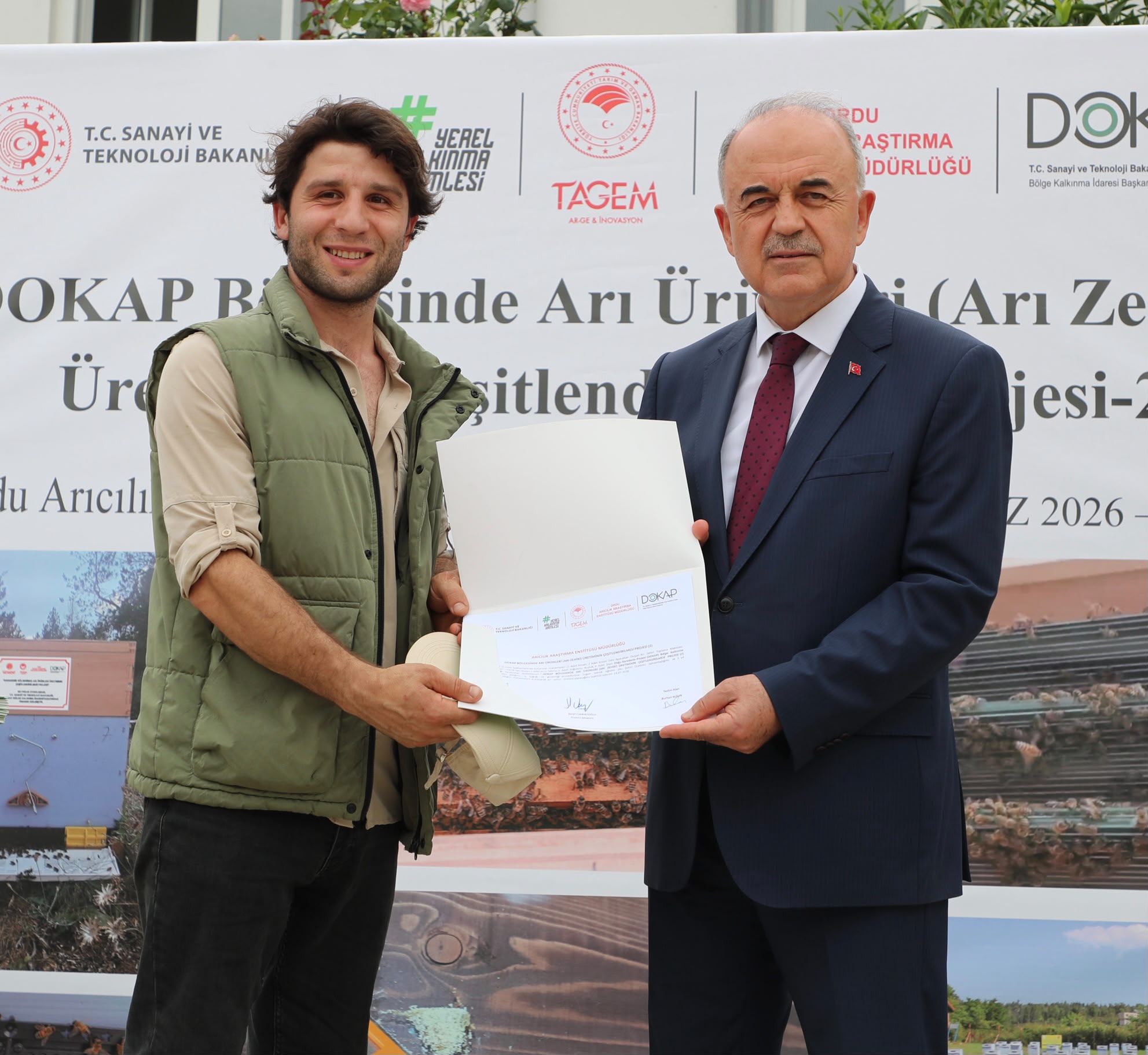 Arıcılara, Arı Zehiri Toplama Ekipmanları Dağıtıldı