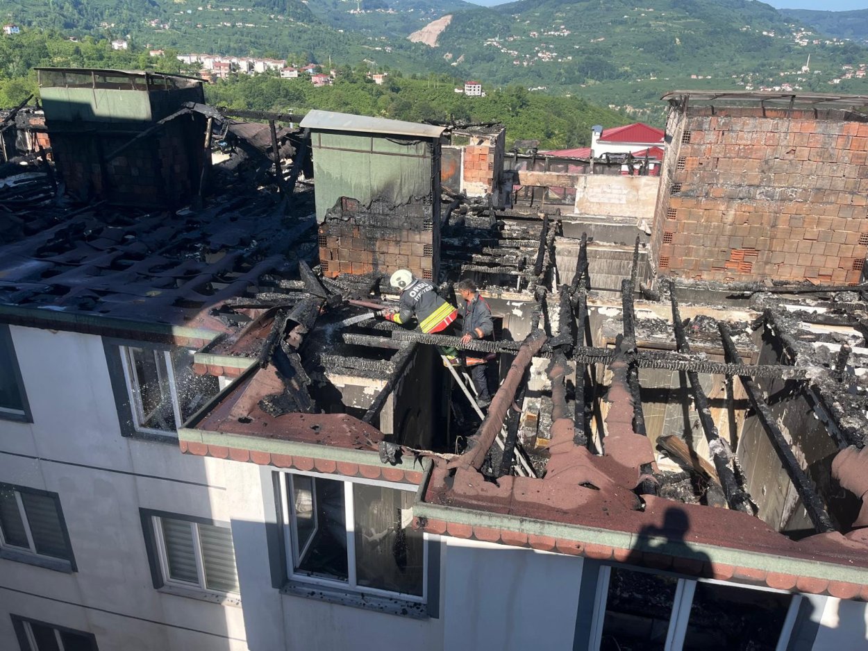 KORGAN’DA ÇATI YANGINI KORKUTTU